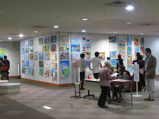 MOA美術館府中児童作品展の実際の展示の様子