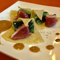 「炙り鴨の生ハムと小松菜のそばガレット包み」