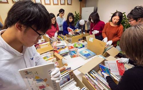 絵本の振り分け・仕分け作業