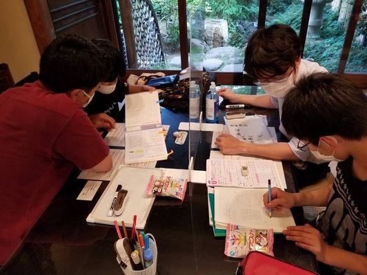 週に一度行っている学習支援の様子