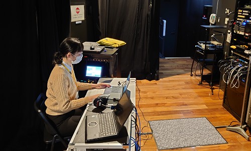 舞台袖のスイッチャー担当