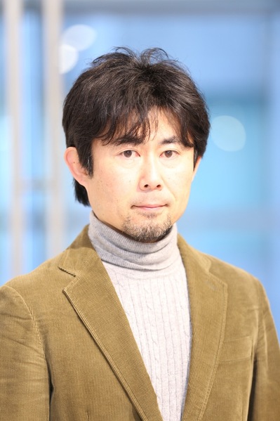 講師