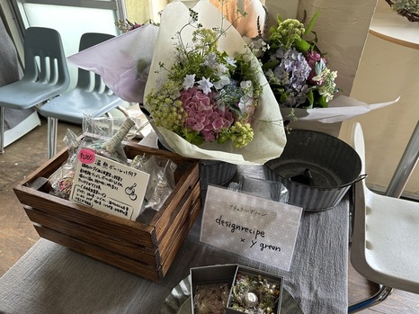 花束が売られている様子。