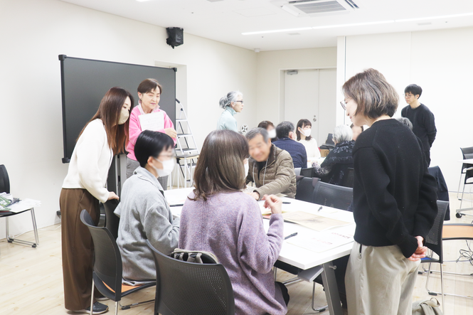 昔の地図を見ながら