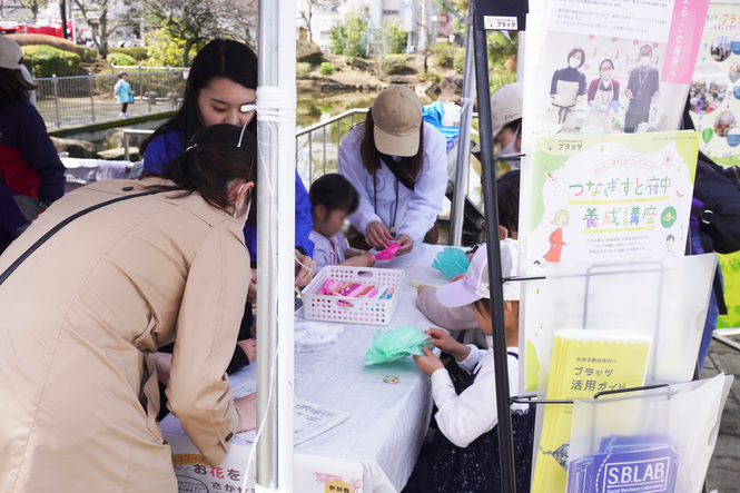 ペーパーフラワーづくり